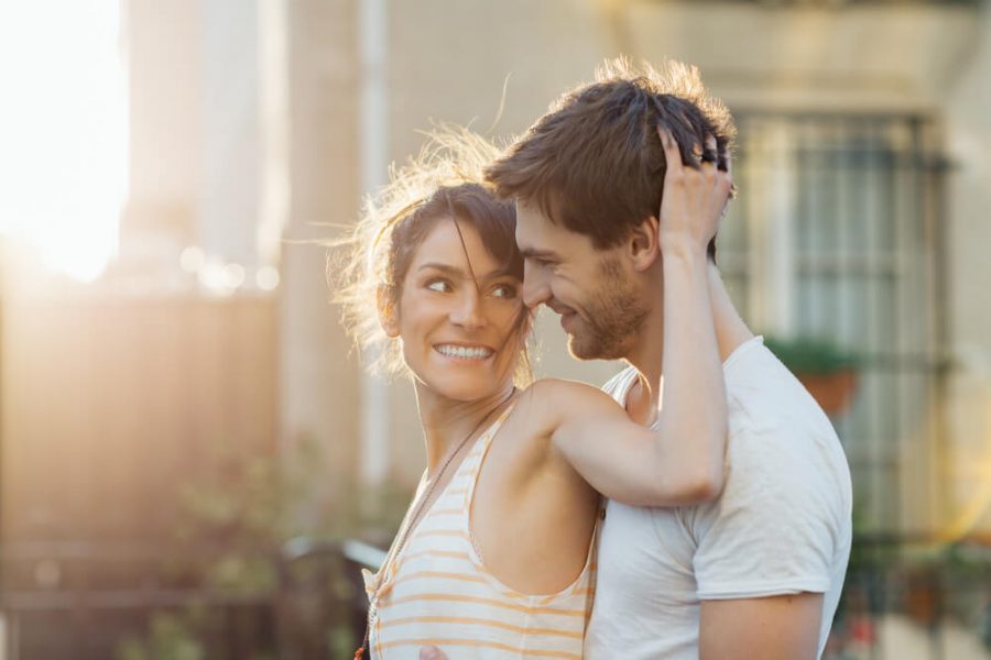 couple dating in Paris